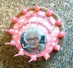 Frau Miriam Carl aus Vellmar backte diese wunderbare Torte fr ihre Gromutter Anni