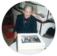 Frau Wrz zum 90. Geburtstag mit ihrem Bilderkuchen