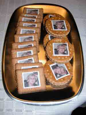 Diese Kekse mit Tortenauflegern wurden anlsslich des 80. Geburtstags meiner Mutter gereicht